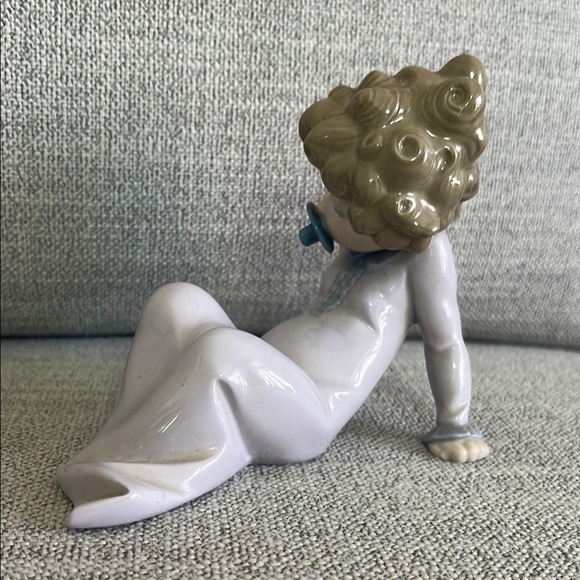 Lladro Porcelain Child Figurine with Blue Pacifier - Picture 3 of 5